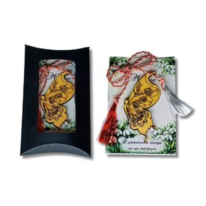 Martisor decorativ din lemn-auriu - ''Fluturele Majestuos''